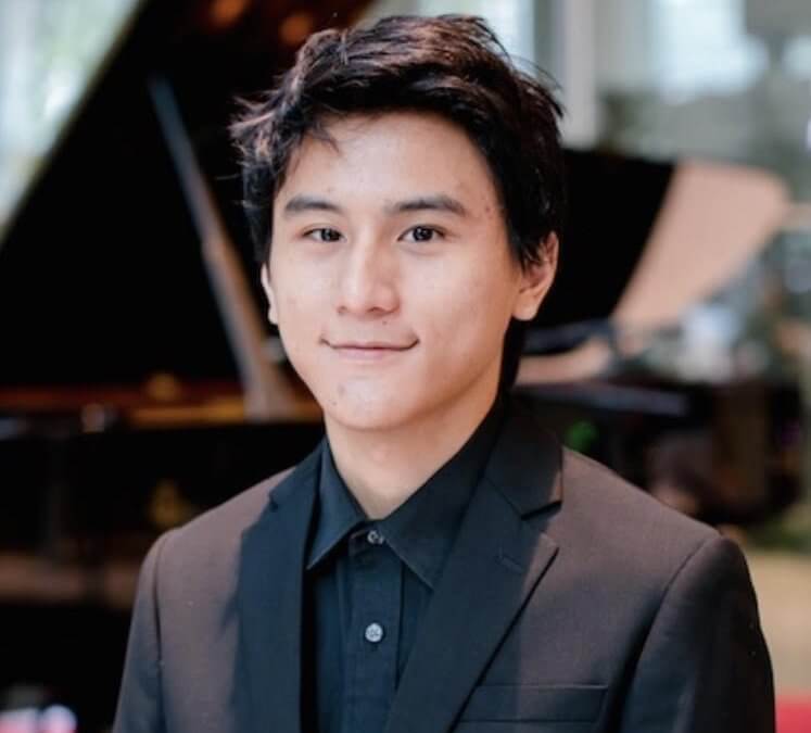 Portrait of Ray Xinwei
